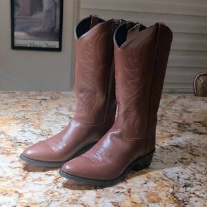 Brown Leather Old West Cowboy Boots. Men's Size 9.5 EE. Beautiful Condition.